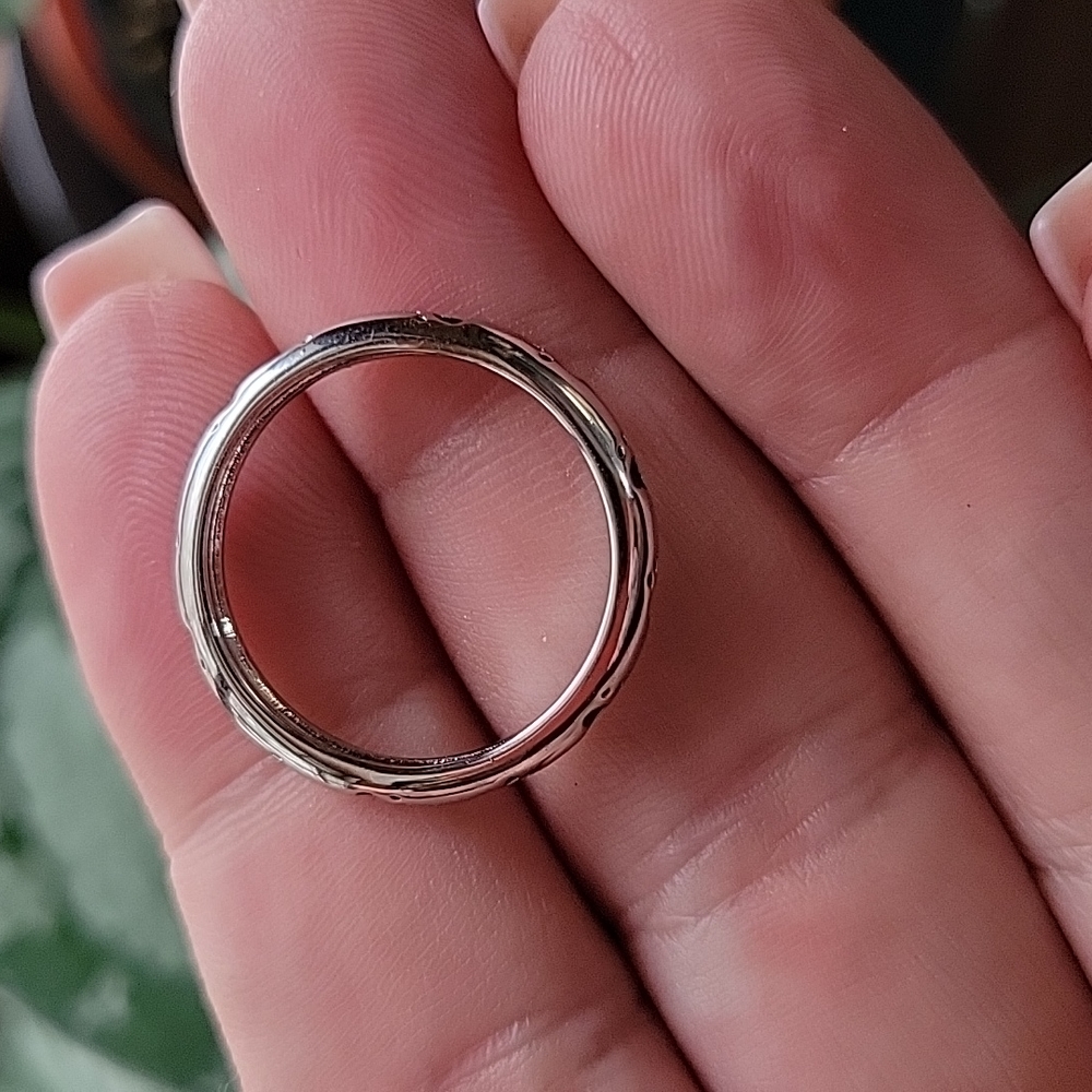 Dainty Pawprint Ring, high shine, dainty - Picture 9 of 9